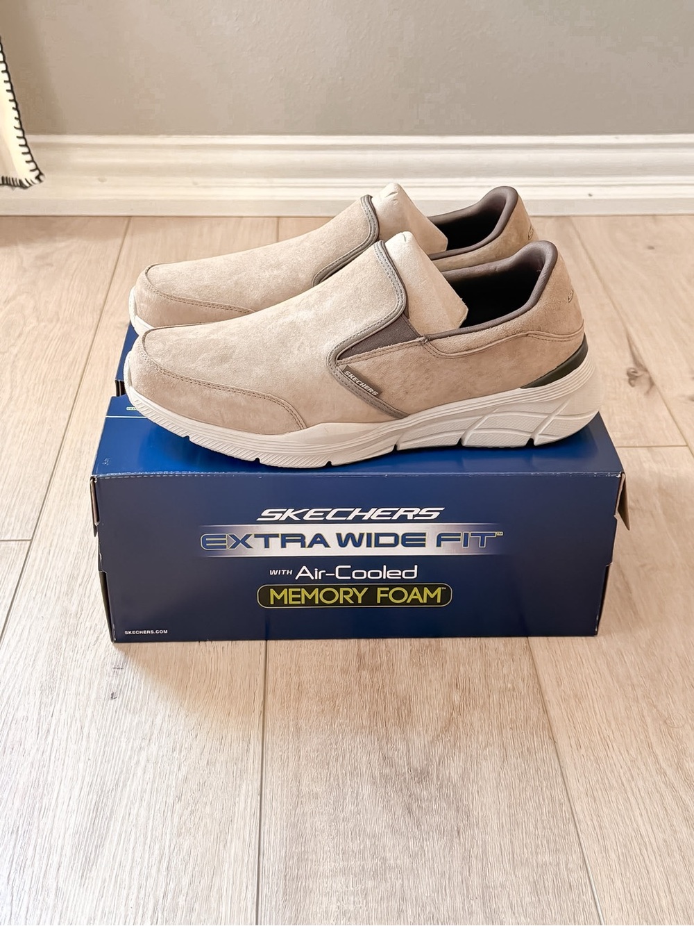 SKECHERS MENS EQUALIZER 4.0 MYRKO SLIP ON EXTRA WIDE FIT SIZE 11 MEMORY FOAM NIB